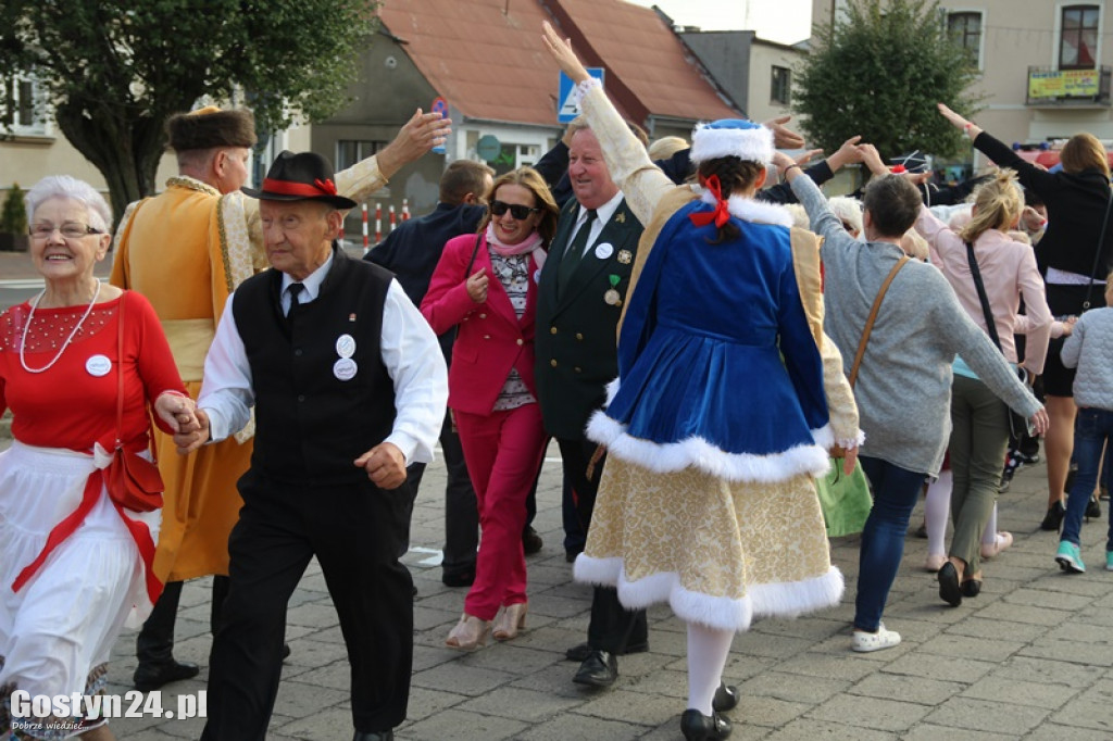 Blisko 300 osób zatańczyło Poloneza w Borku Wlkp.