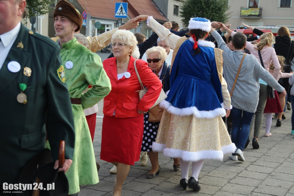 Blisko 300 osób zatańczyło Poloneza w Borku Wlkp.
