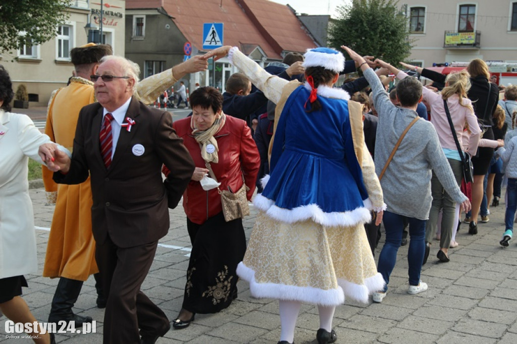 Blisko 300 osób zatańczyło Poloneza w Borku Wlkp.