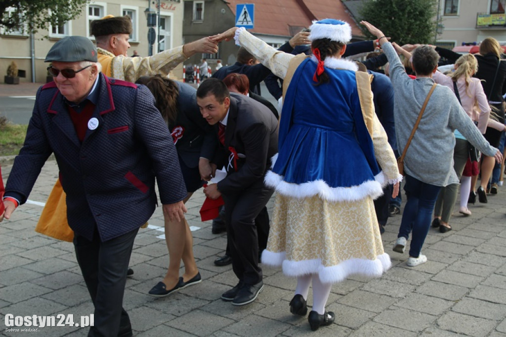 Blisko 300 osób zatańczyło Poloneza w Borku Wlkp.