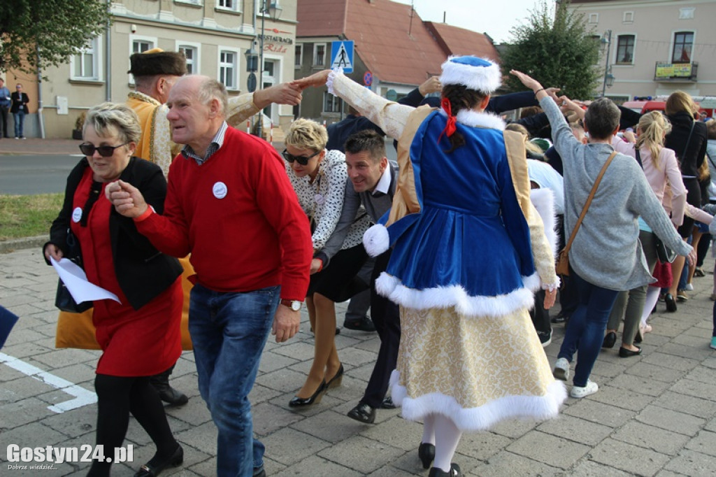 Blisko 300 osób zatańczyło Poloneza w Borku Wlkp.