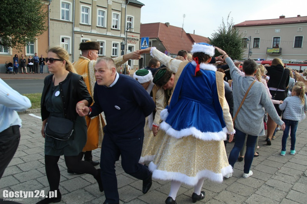 Blisko 300 osób zatańczyło Poloneza w Borku Wlkp.