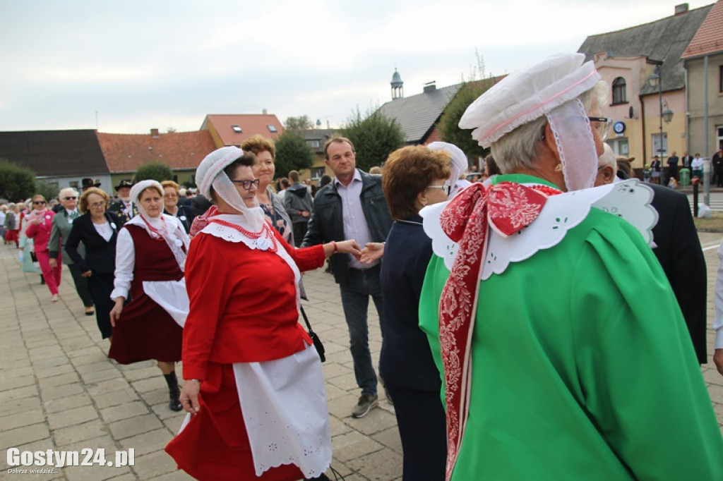 Blisko 300 osób zatańczyło Poloneza w Borku Wlkp.
