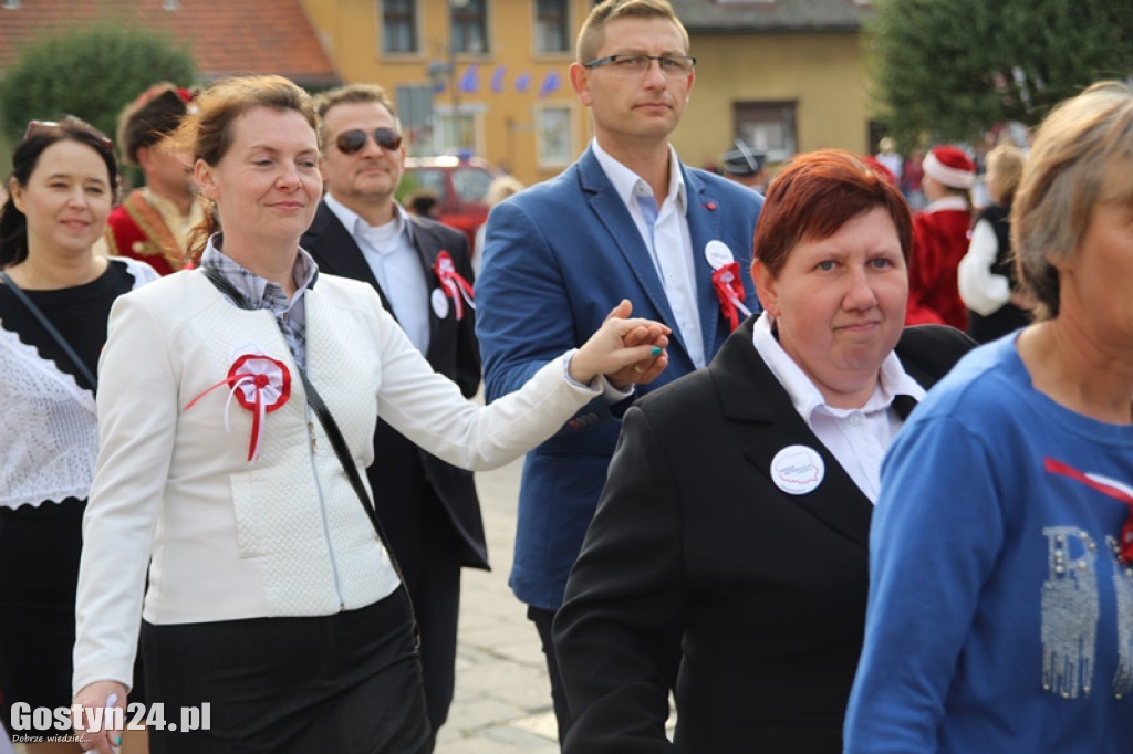 Blisko 300 osób zatańczyło Poloneza w Borku Wlkp.