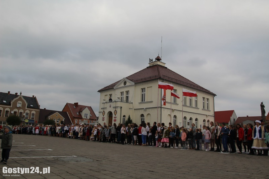 Blisko 300 osób zatańczyło Poloneza w Borku Wlkp.