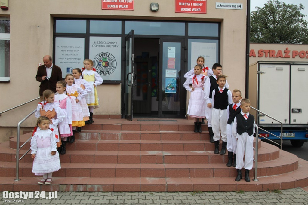 Blisko 300 osób zatańczyło Poloneza w Borku Wlkp.