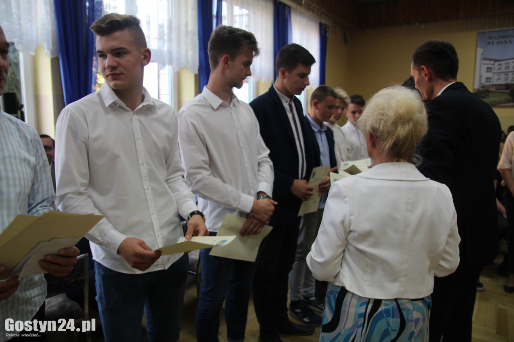 Stypendia dla uczniów z gminy Krobia