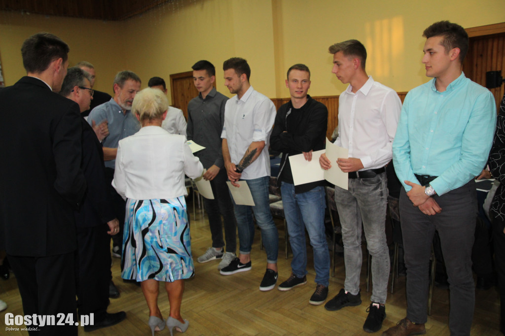 Stypendia dla uczniów z gminy Krobia