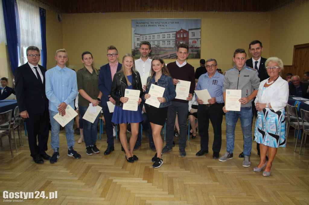 Stypendia dla uczniów z gminy Krobia