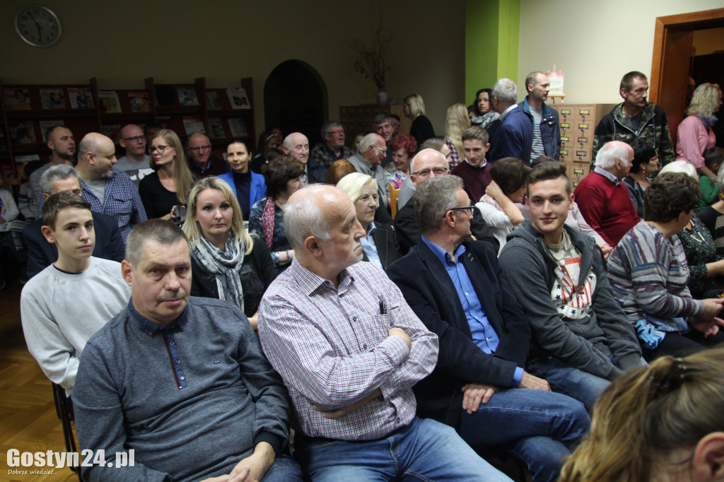 Mirosław Hermaszewski w gostyńskiej bibliotece