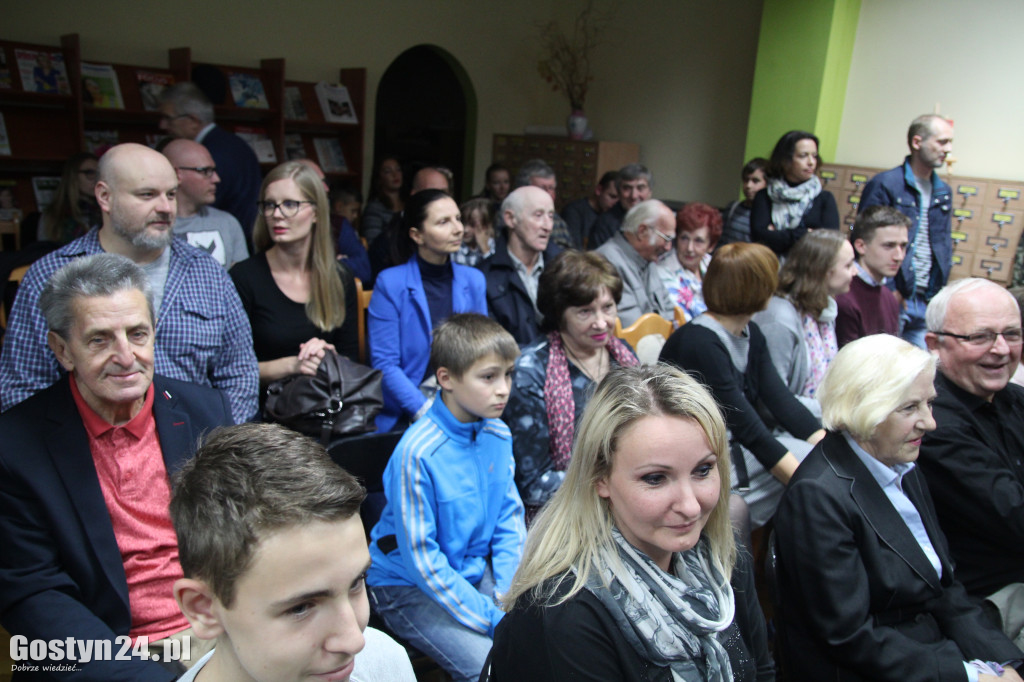Mirosław Hermaszewski w gostyńskiej bibliotece