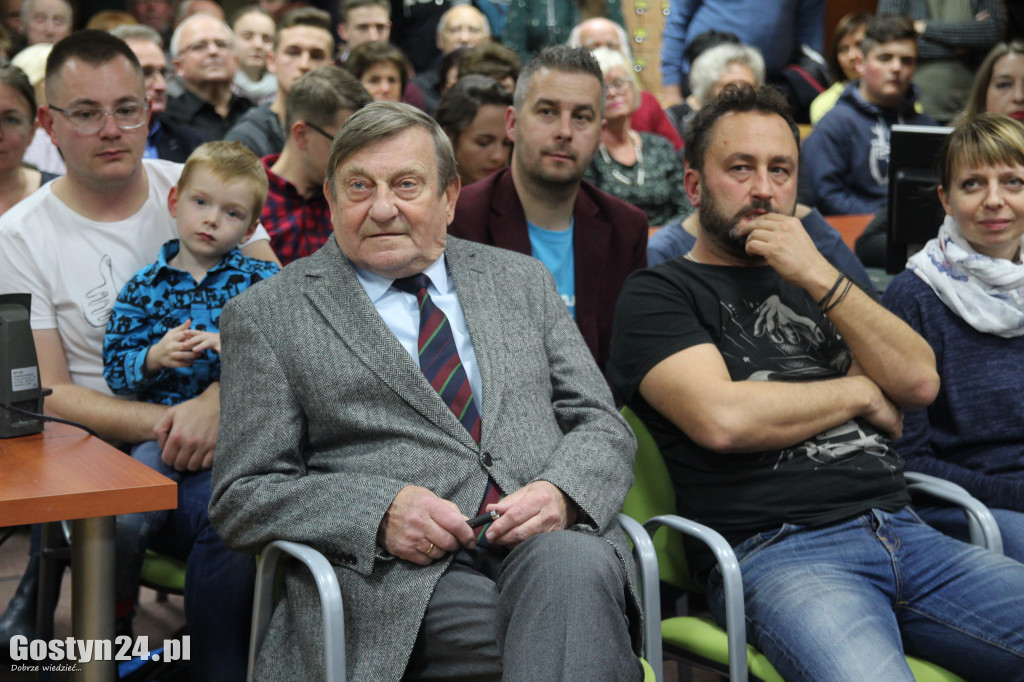 Mirosław Hermaszewski w gostyńskiej bibliotece