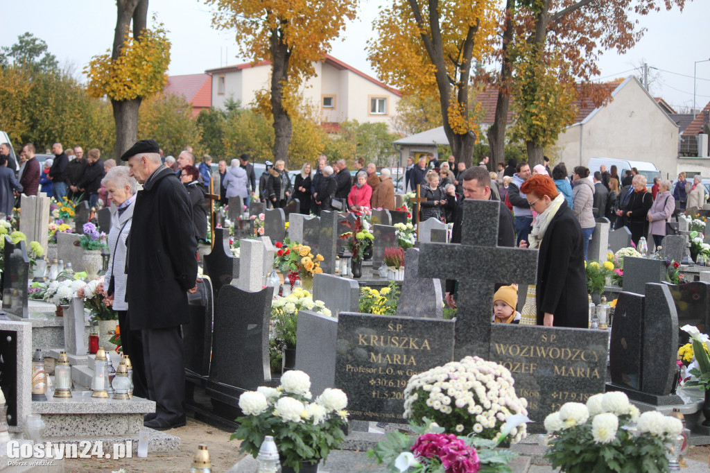 1 listopada na gostyńskim cmentarzu