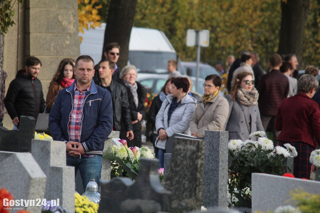 1 listopada na gostyńskim cmentarzu