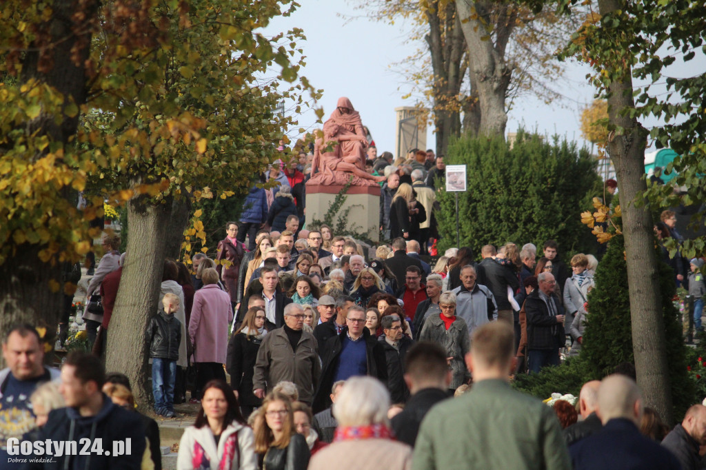 1 listopada na gostyńskim cmentarzu