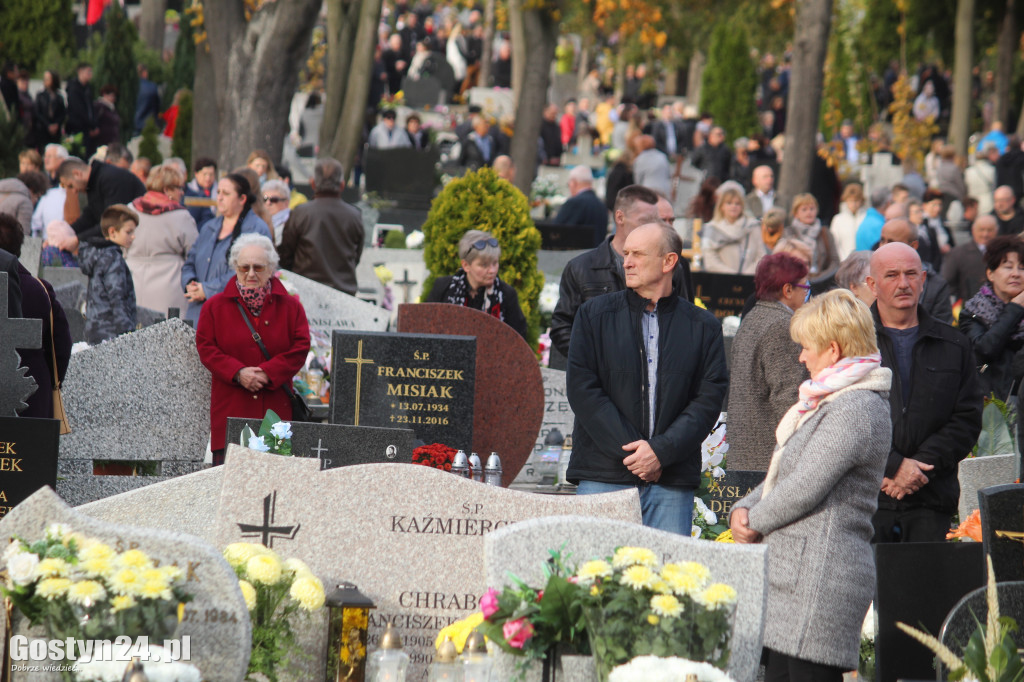 1 listopada na gostyńskim cmentarzu