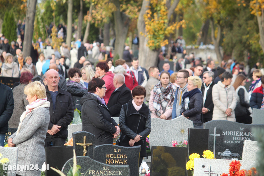 1 listopada na gostyńskim cmentarzu