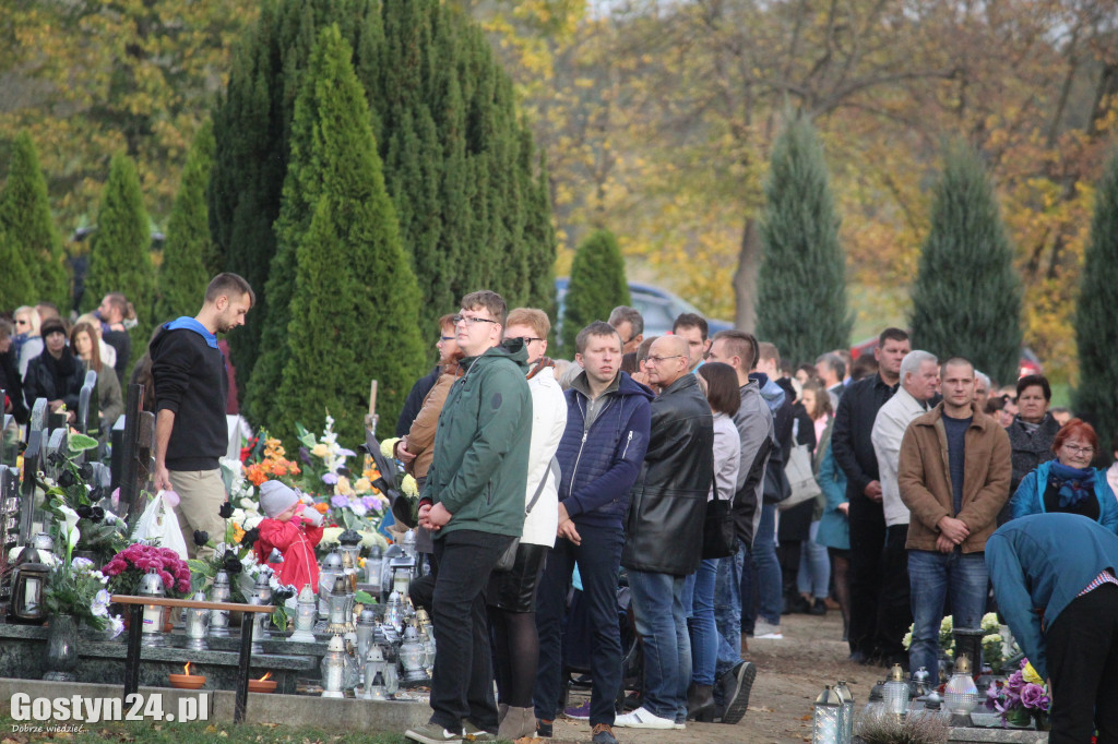 1 listopada na gostyńskim cmentarzu