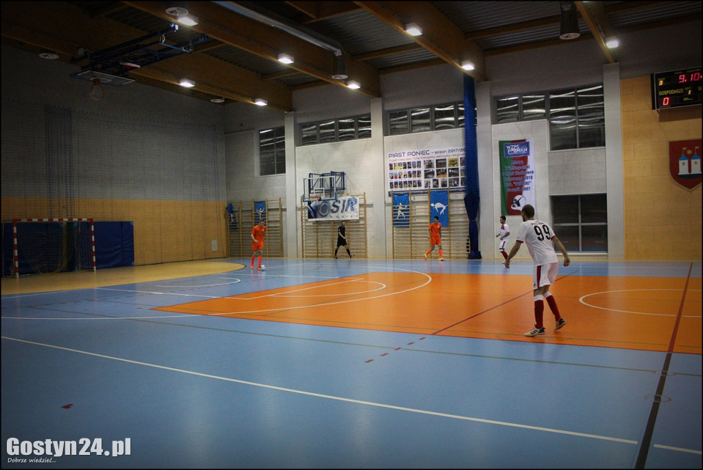 Mecz futsalu w Poniecu