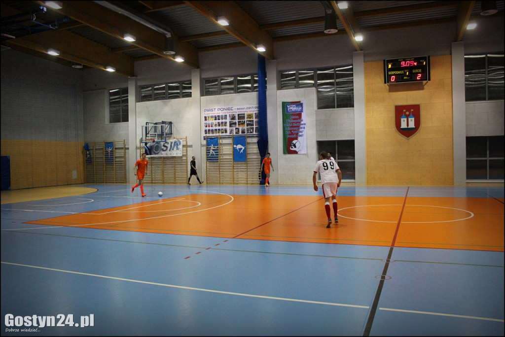 Mecz futsalu w Poniecu