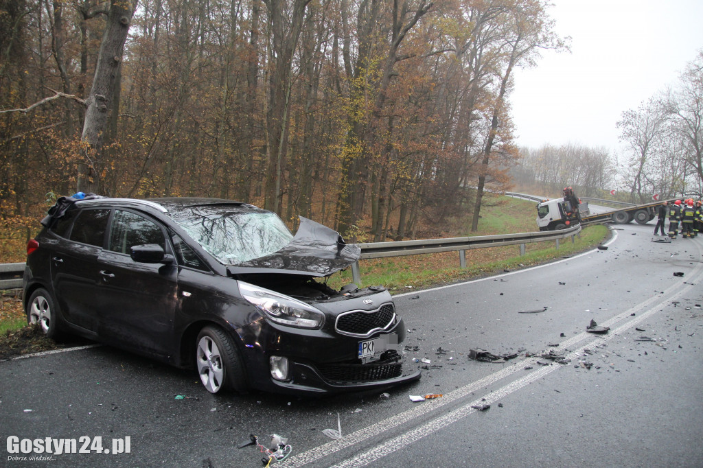 Wypadek autolawety z osobówką za Godurowem