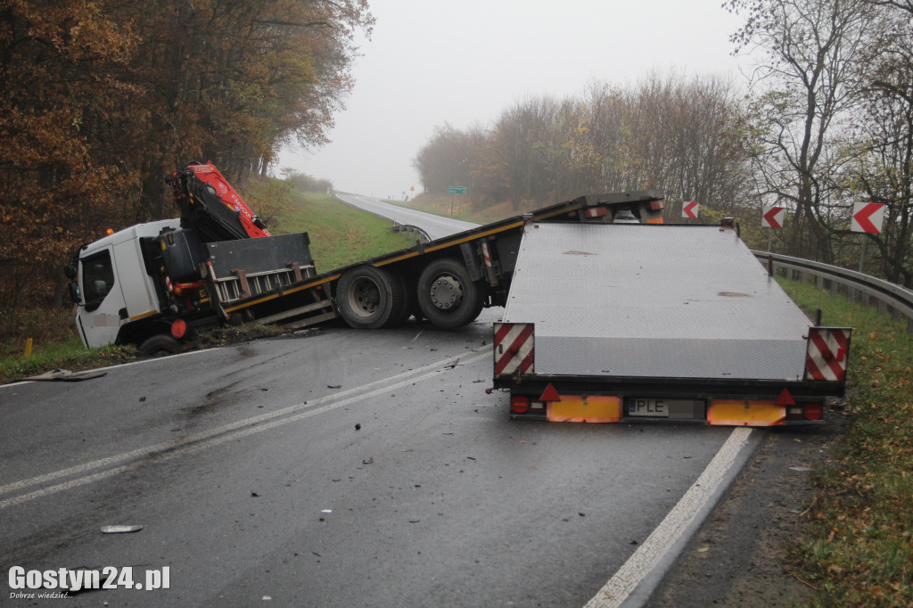 Wypadek autolawety z osobówką za Godurowem