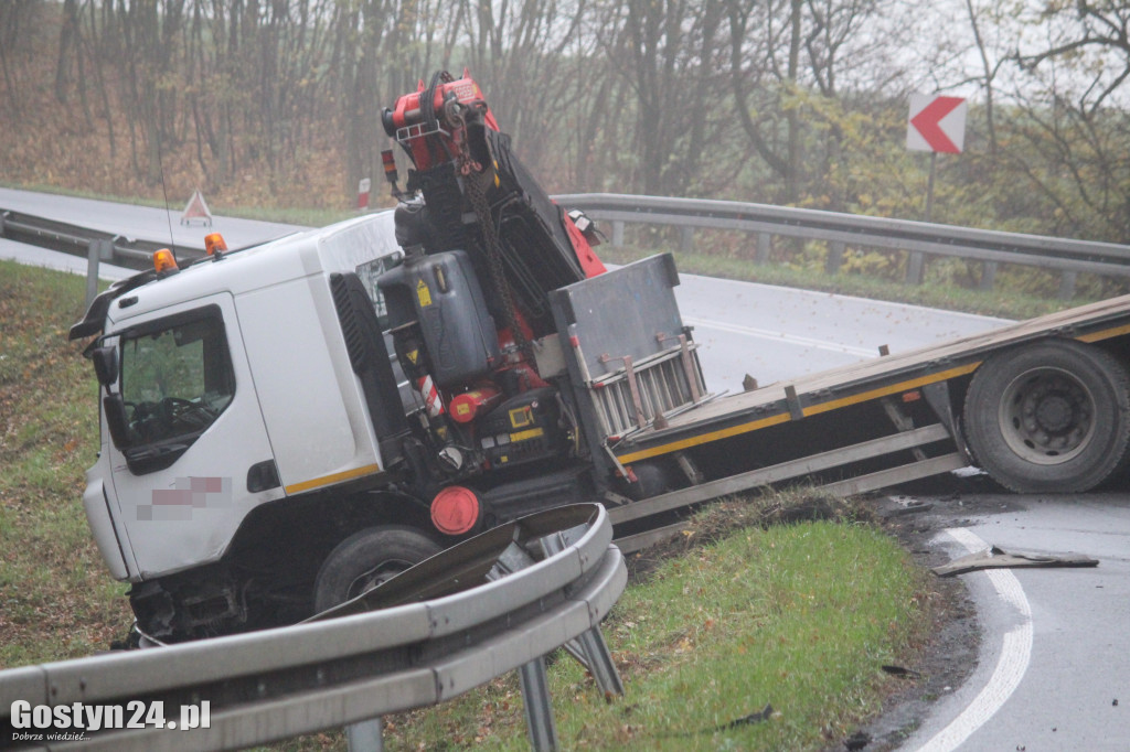 Wypadek autolawety z osobówką za Godurowem