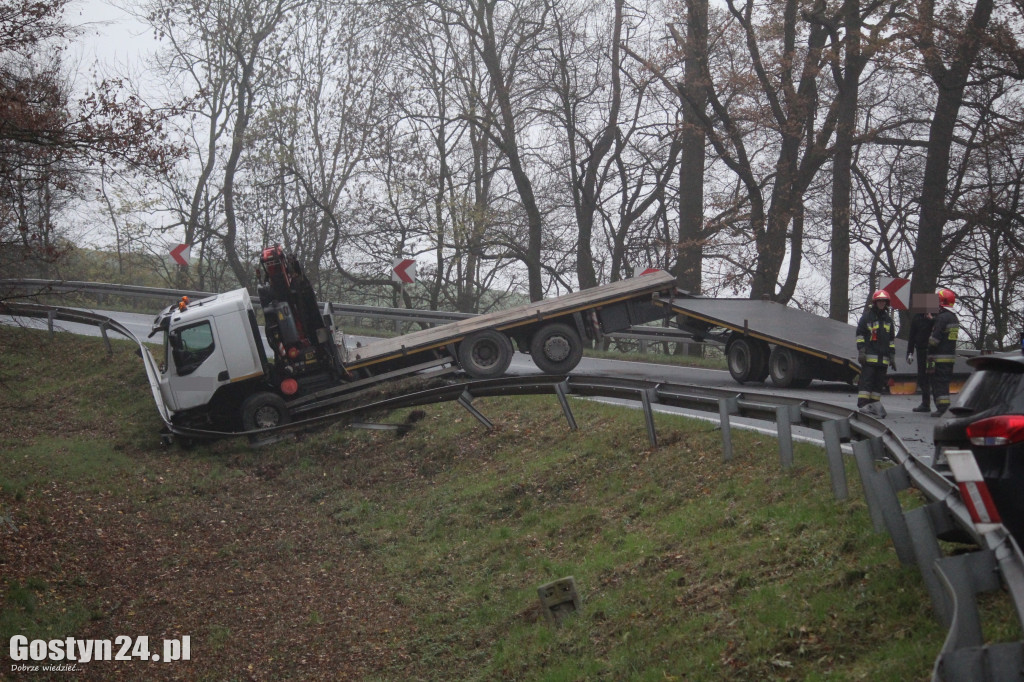 Wypadek autolawety z osobówką za Godurowem