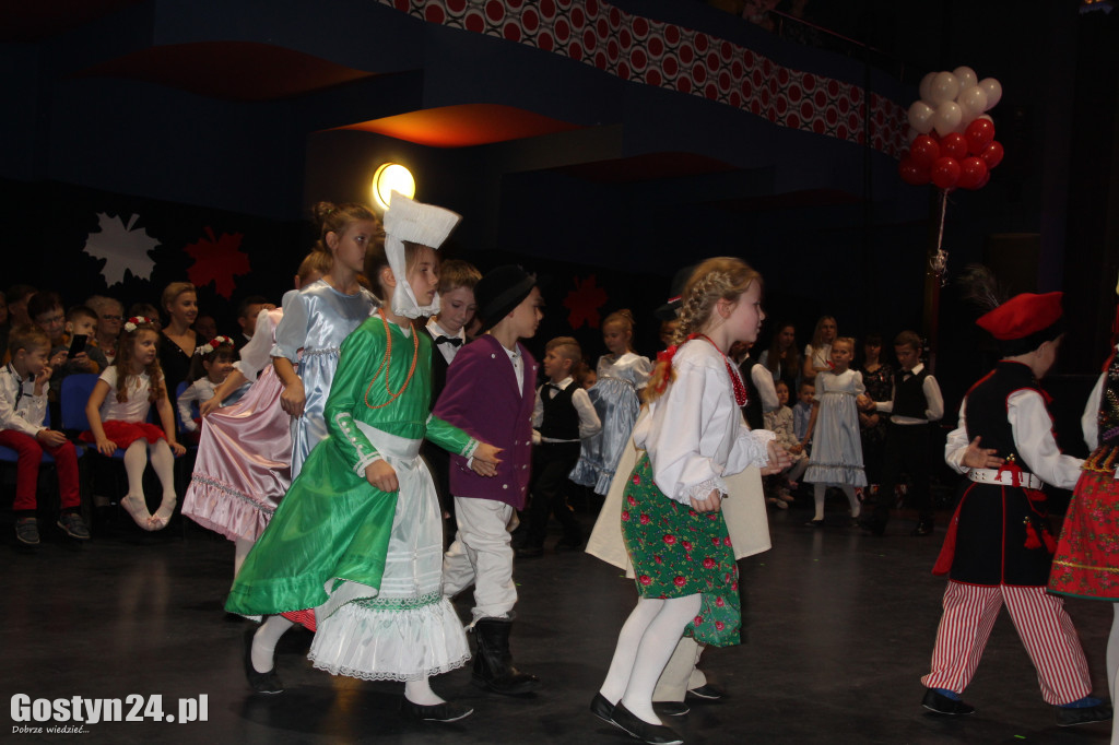 Bal Niepodległości w GOK Hutnik