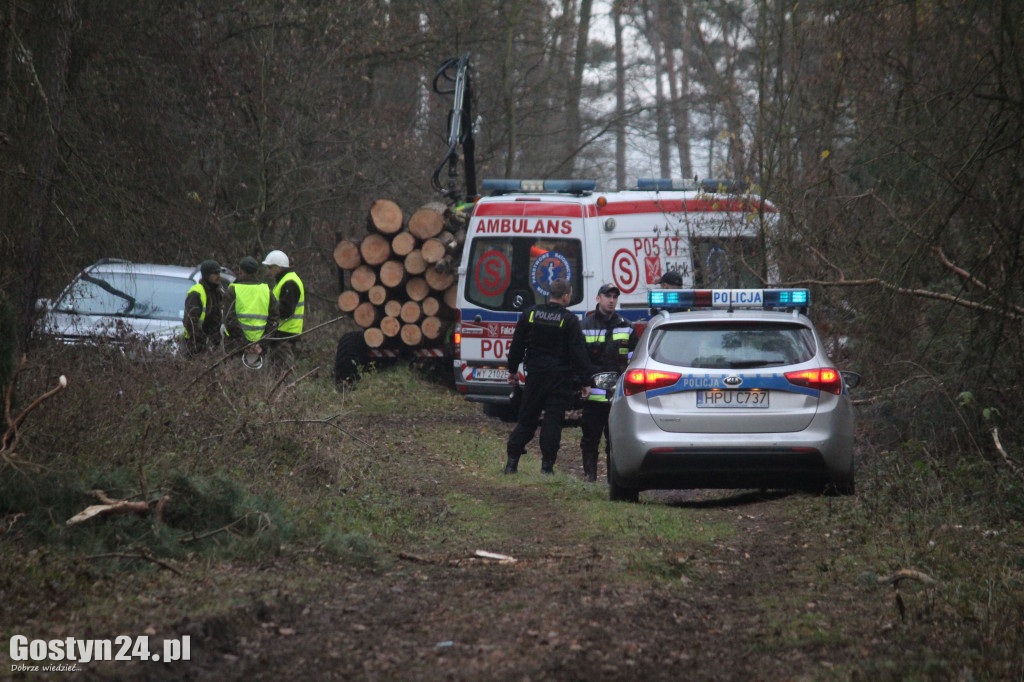 Wypadek przy pracy! Drzewo przygniotło pilarza