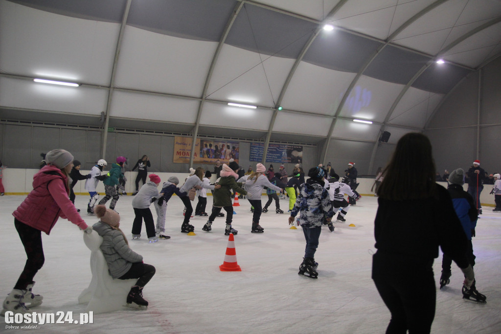 Mikołajki na lodowisku w Gostyniu