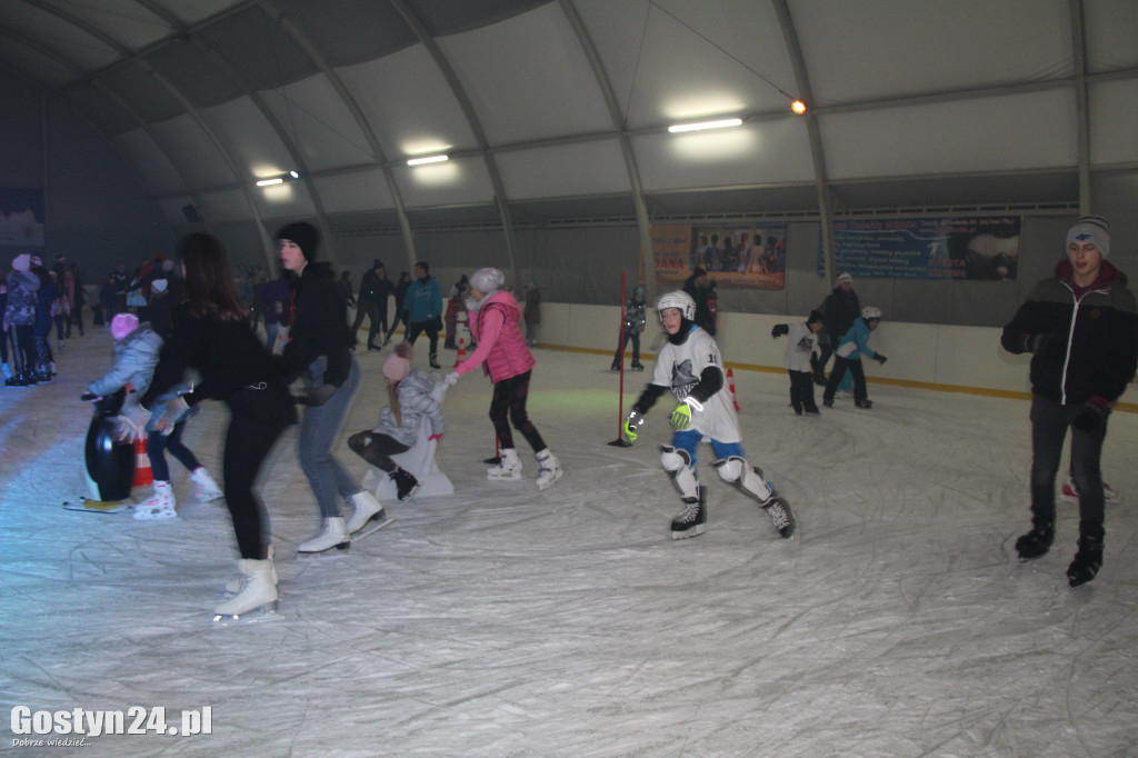 Mikołajki na lodowisku w Gostyniu