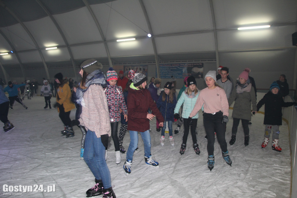 Mikołajki na lodowisku w Gostyniu