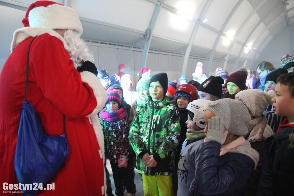 Mikołajki na lodowisku w Gostyniu
