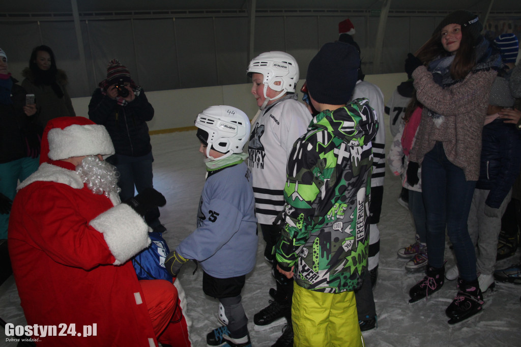 Mikołajki na lodowisku w Gostyniu