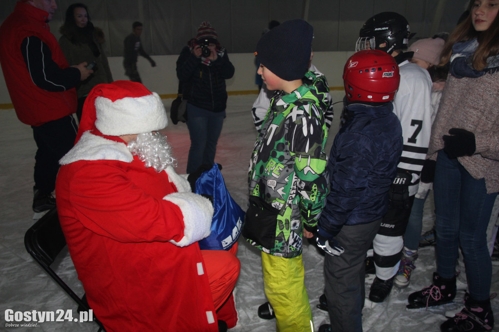 Mikołajki na lodowisku w Gostyniu