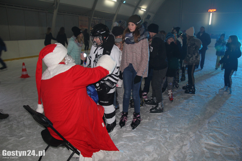 Mikołajki na lodowisku w Gostyniu