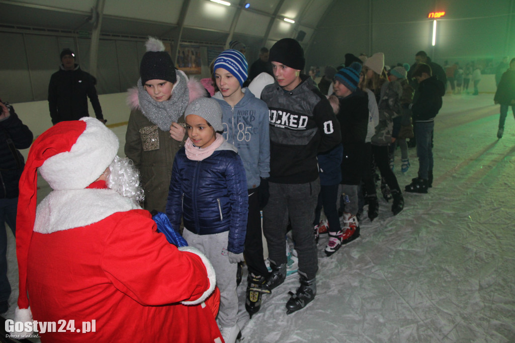 Mikołajki na lodowisku w Gostyniu