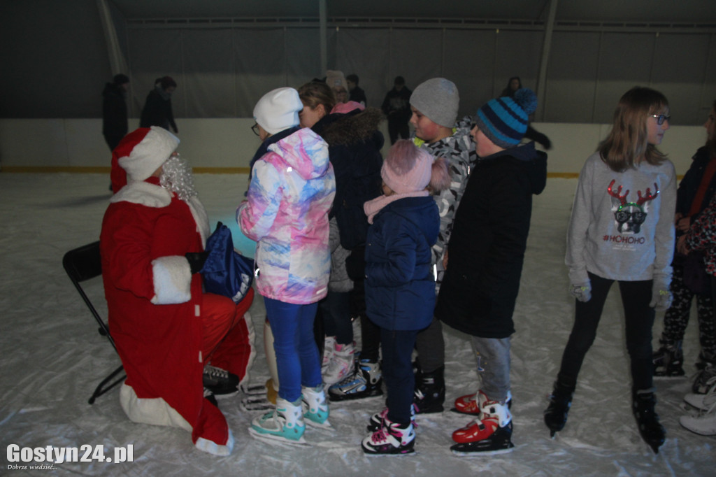 Mikołajki na lodowisku w Gostyniu