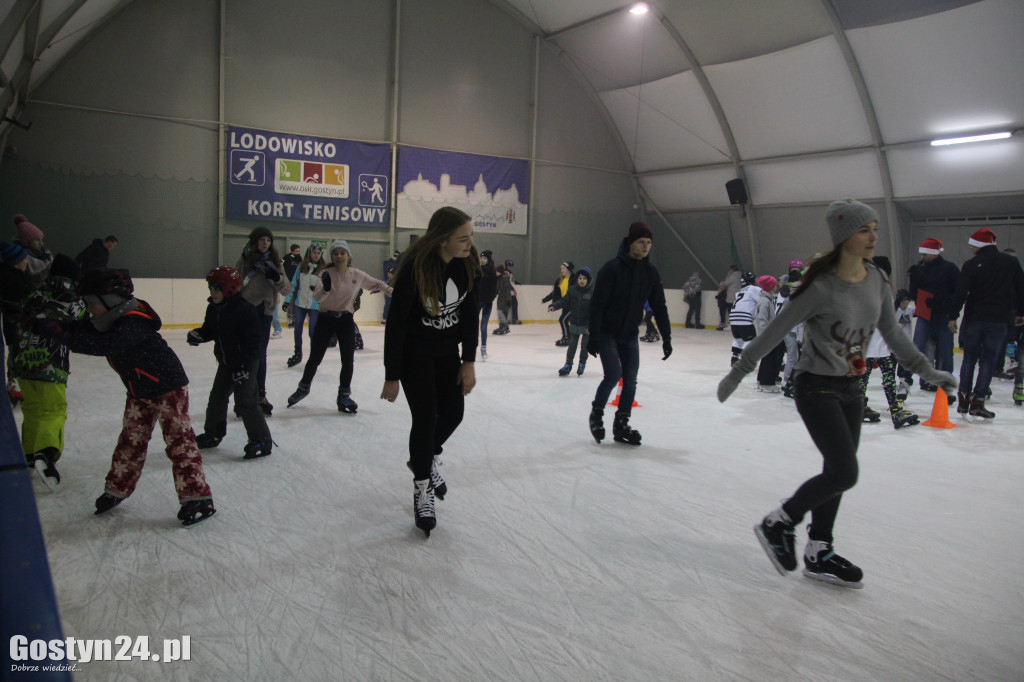 Mikołajki na lodowisku w Gostyniu