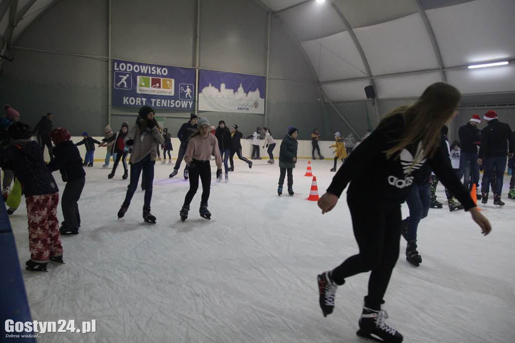 Mikołajki na lodowisku w Gostyniu