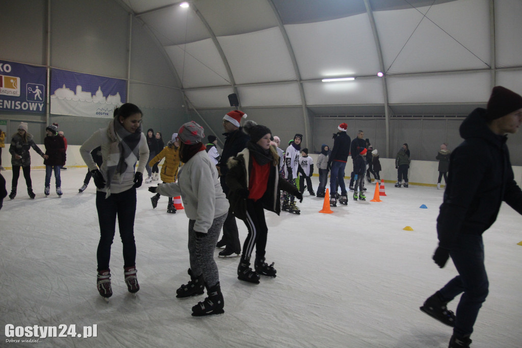 Mikołajki na lodowisku w Gostyniu