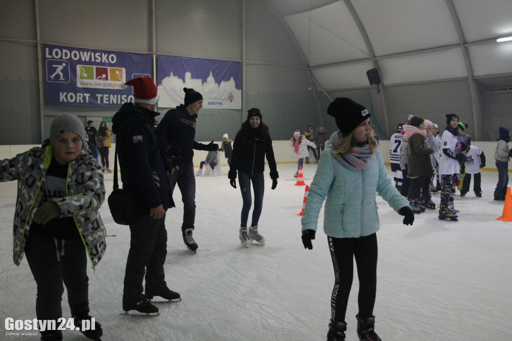 Mikołajki na lodowisku w Gostyniu
