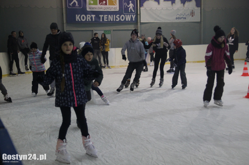 Mikołajki na lodowisku w Gostyniu