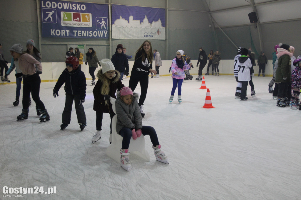 Mikołajki na lodowisku w Gostyniu