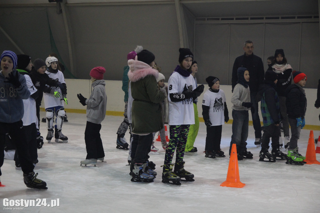 Mikołajki na lodowisku w Gostyniu