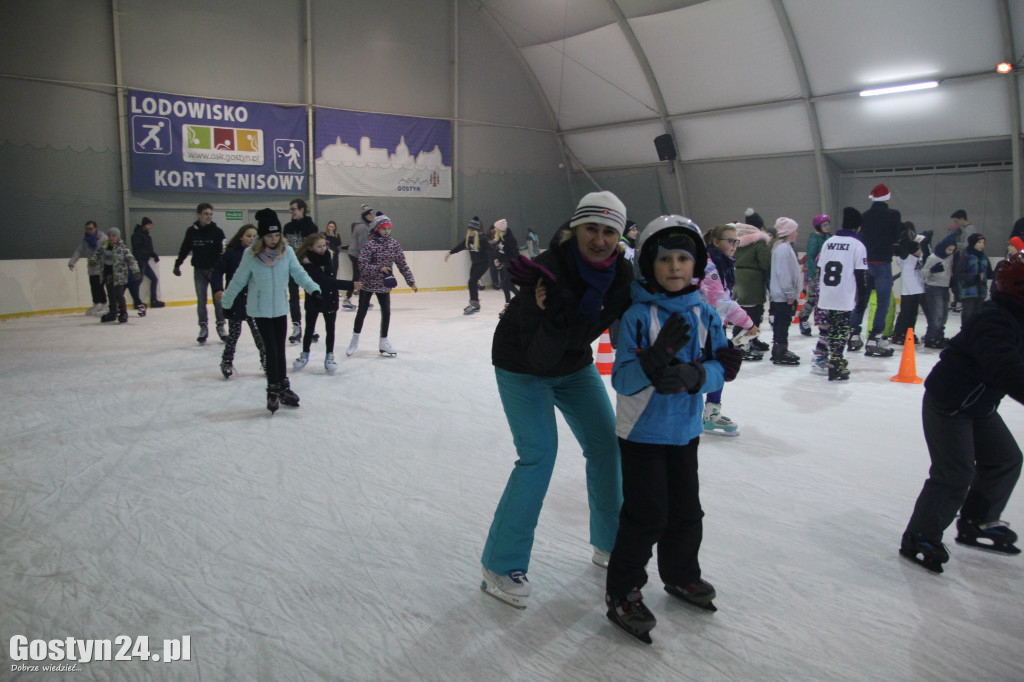 Mikołajki na lodowisku w Gostyniu
