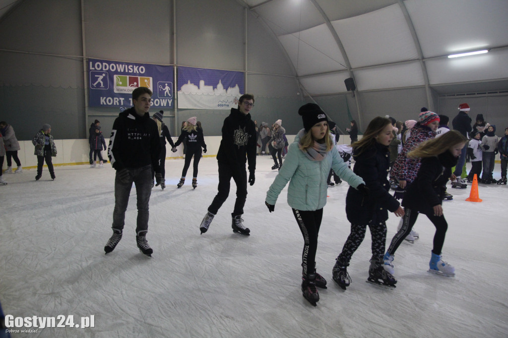 Mikołajki na lodowisku w Gostyniu