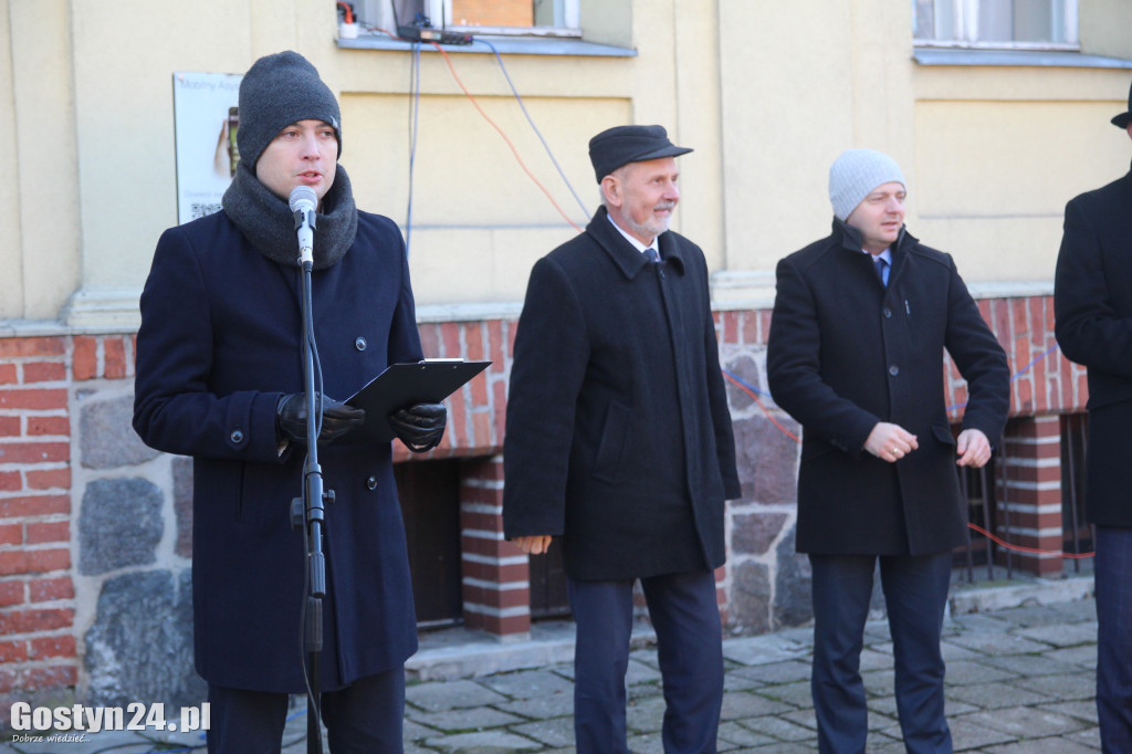 Na ponieckim rynku stanęła piękna choinka