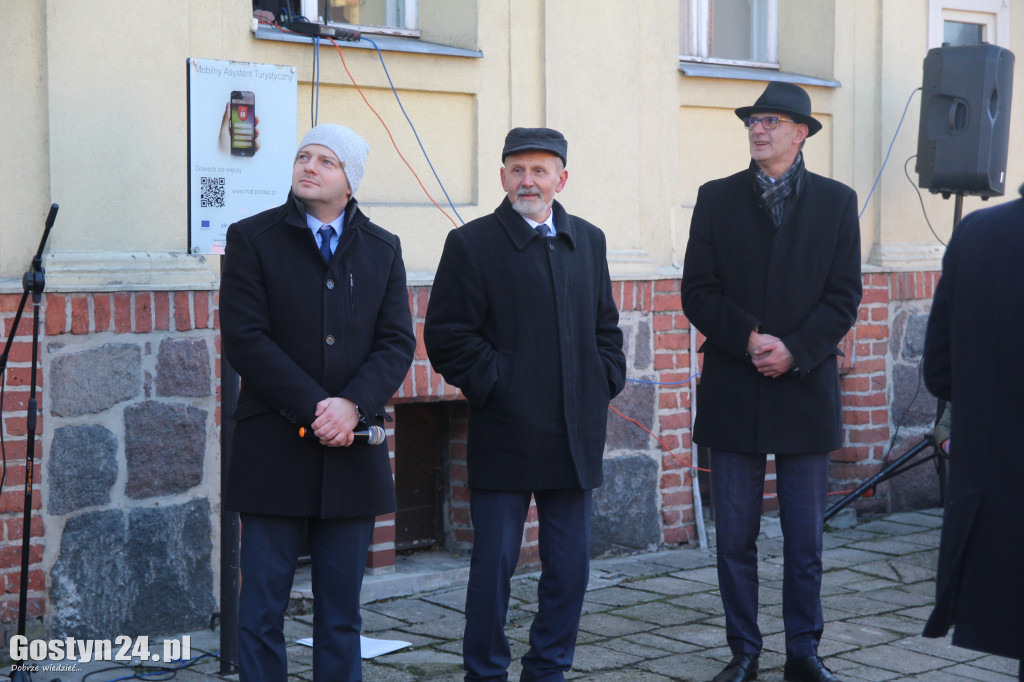Na ponieckim rynku stanęła piękna choinka
